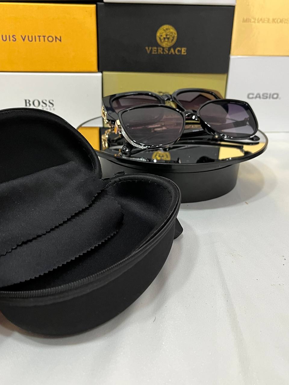Chanel lunette + jimmy choo cadeau