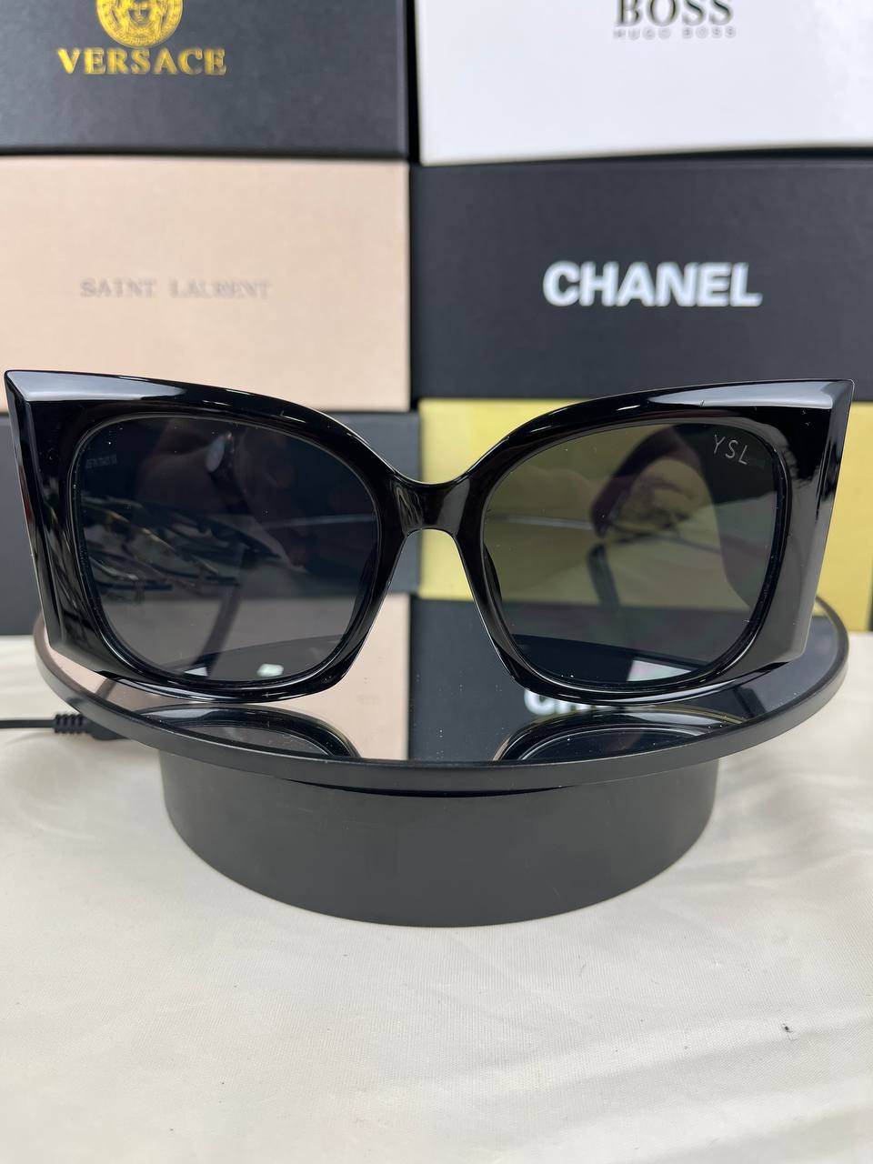 Yves Saint Laurant / Prada Cadeau