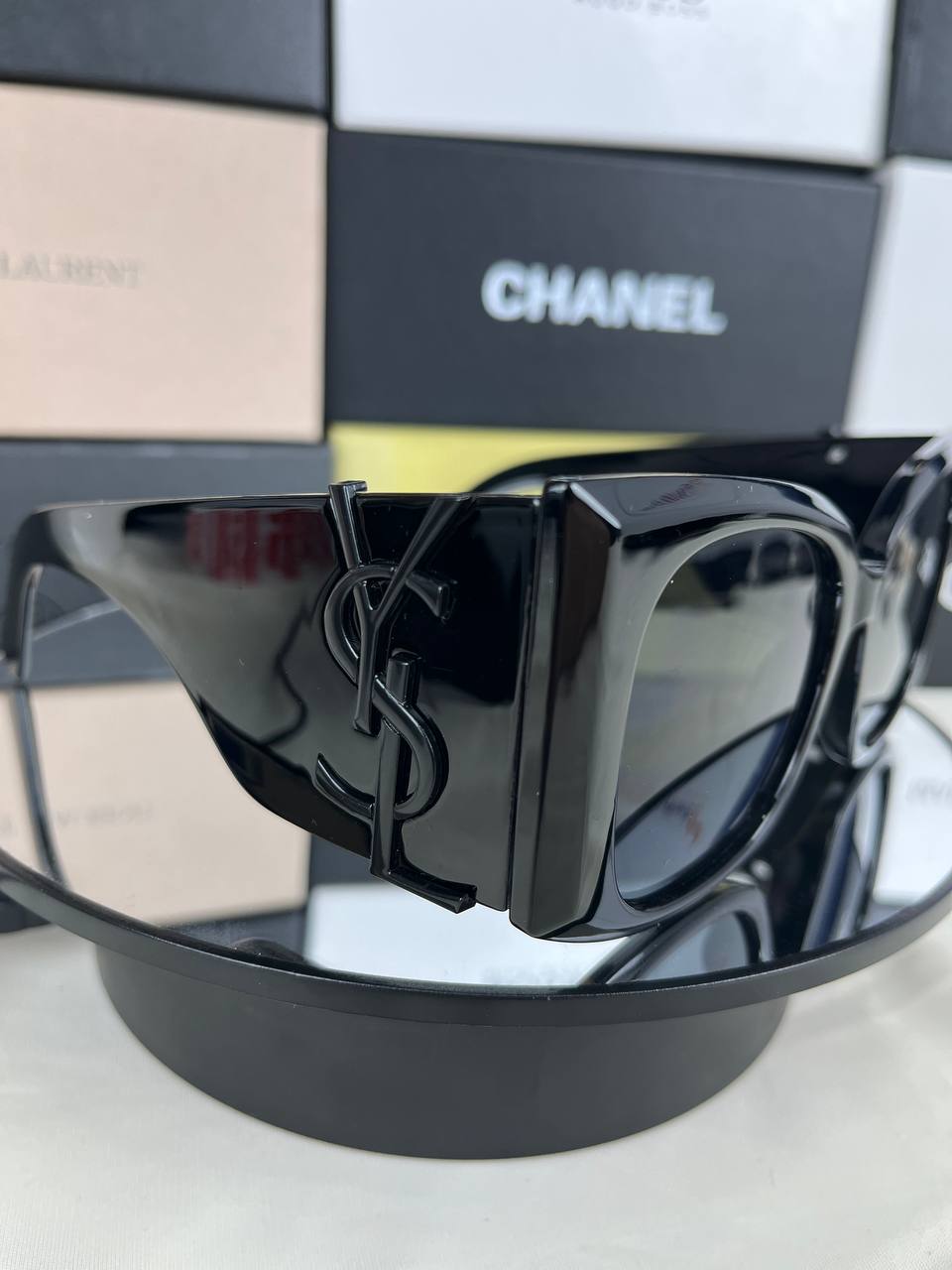 Yves Saint Laurant / Prada Cadeau