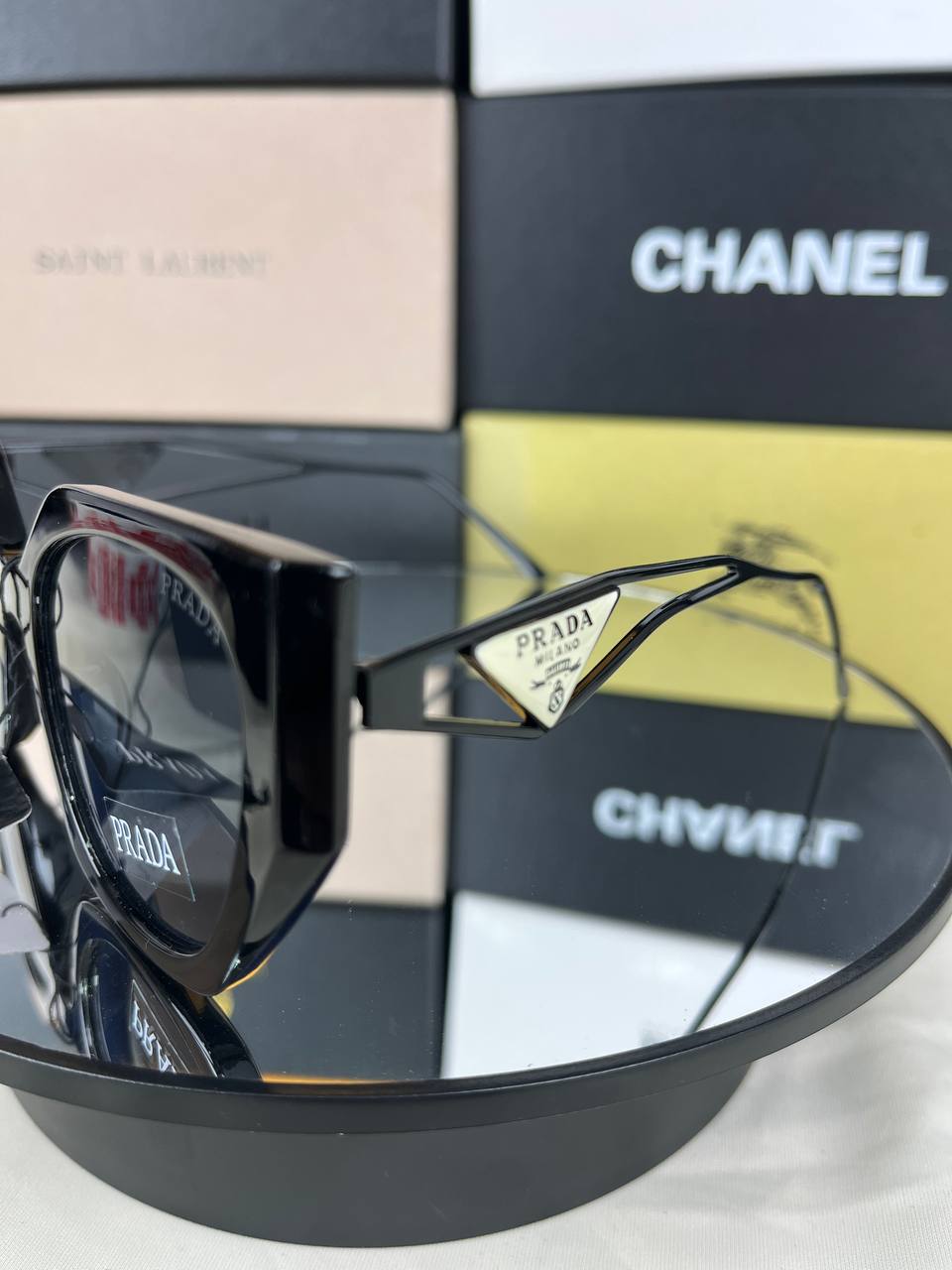 Yves Saint Laurant / Prada Cadeau