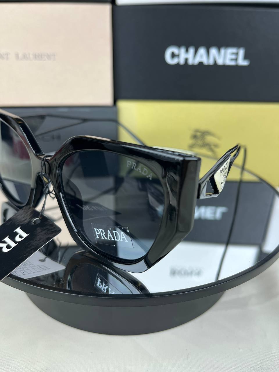 Yves Saint Laurant / Prada Cadeau