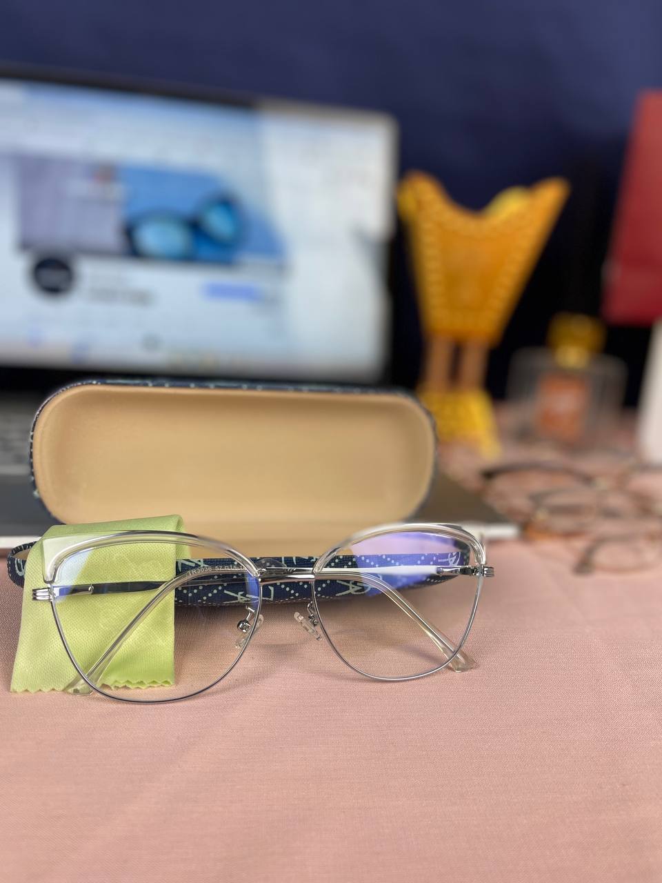 Lunette lynxa عين القطة