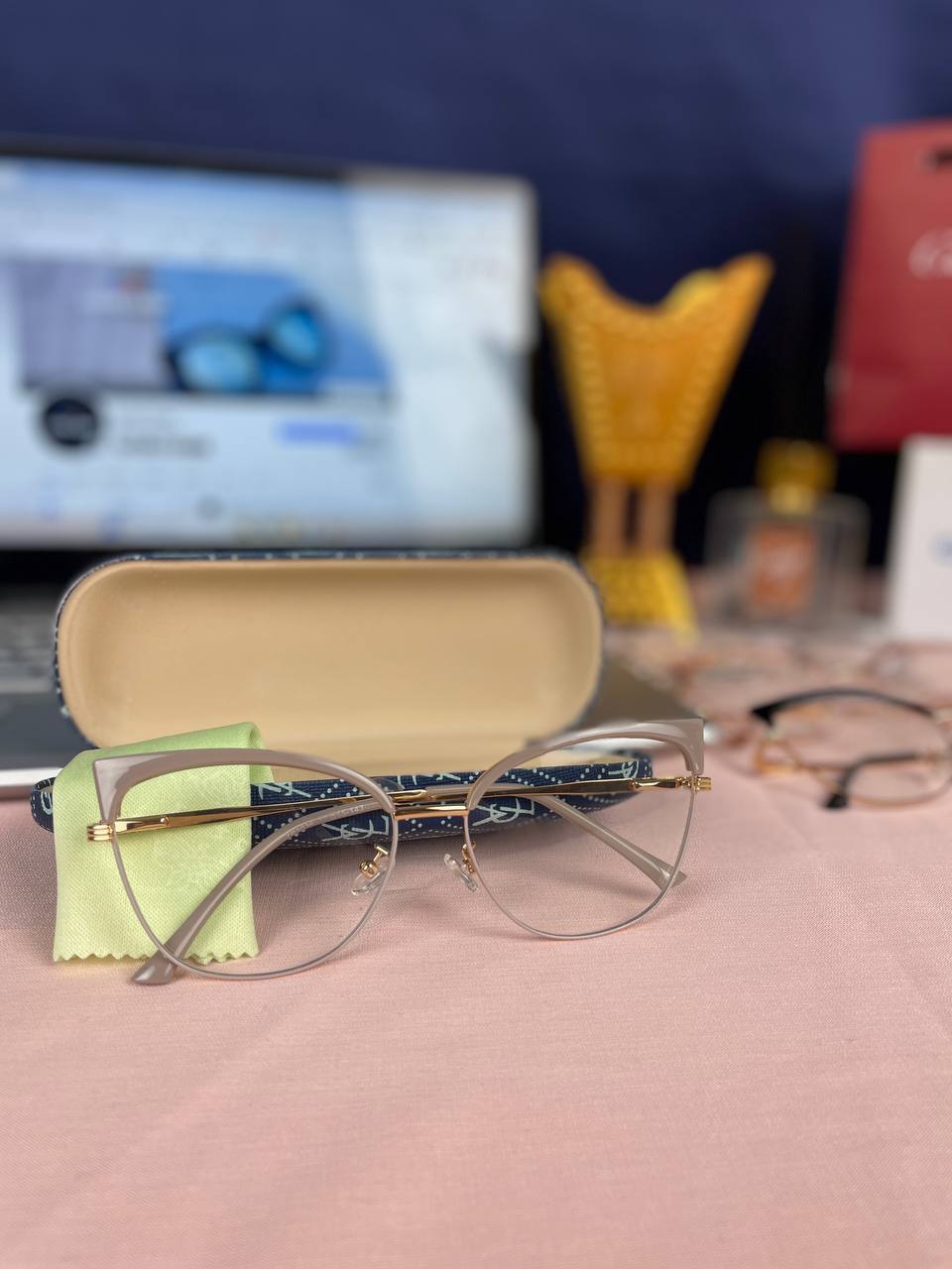 Lunette lynxa عين القطة